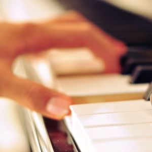 打屁股从白到红高清视频小孩子现代
